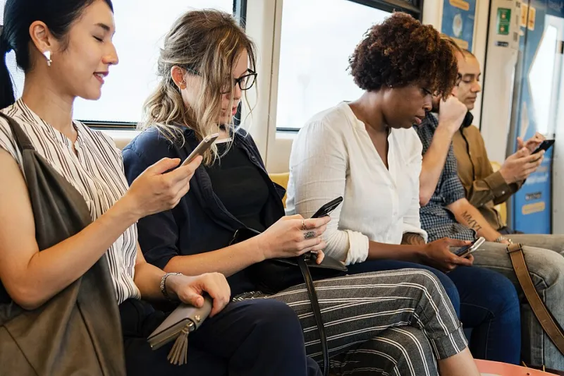 Fed Up With the Algorithm? Why Americans Are Flocking to Platforms That Actually Let You Own the Conversation